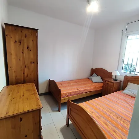 Gorgeous 4 Bed With Great Location Apartment Salou