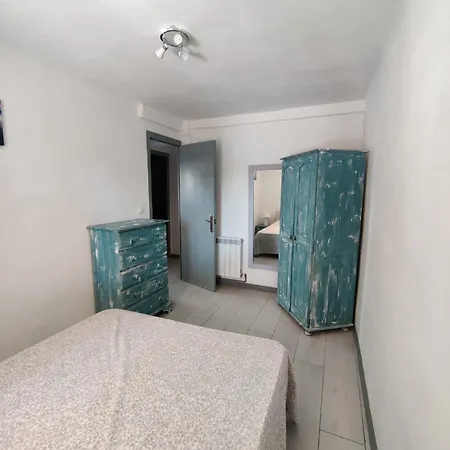 Gorgeous 4 Bed With Great Location Apartment Salou